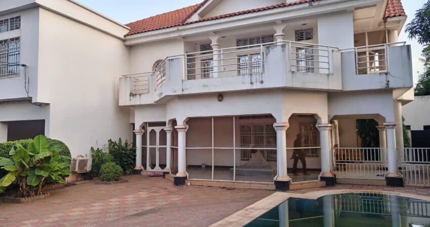 Duplex avec piscine à louer à Badalabougou