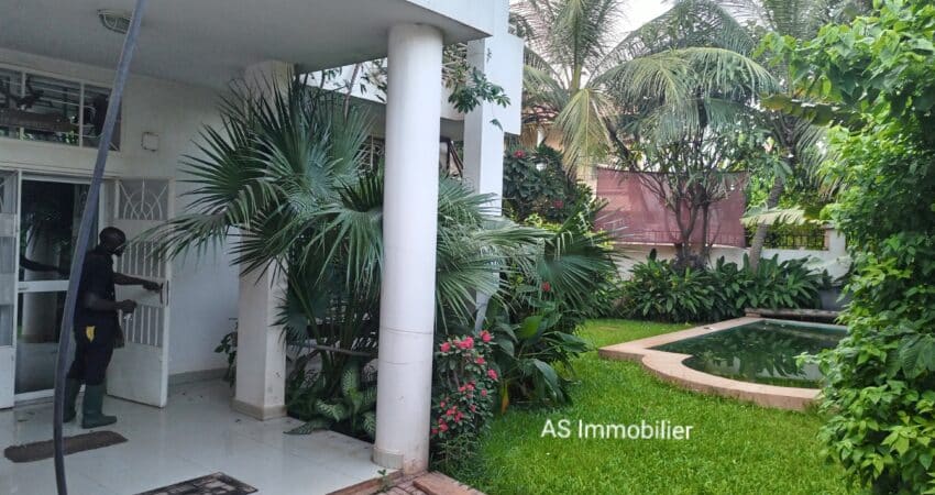 Duplex avec piscine à louer à Badalabougou