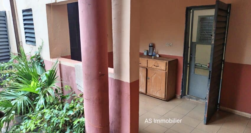 Appartement non meublé de 2 chambres salon à louer à djélibougou