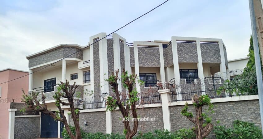 Duplex de standing avec piscine à louer à Sotuba