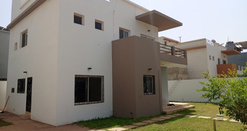 Duplex avec piscine et jardin à louer à sébénikoro cité atrium